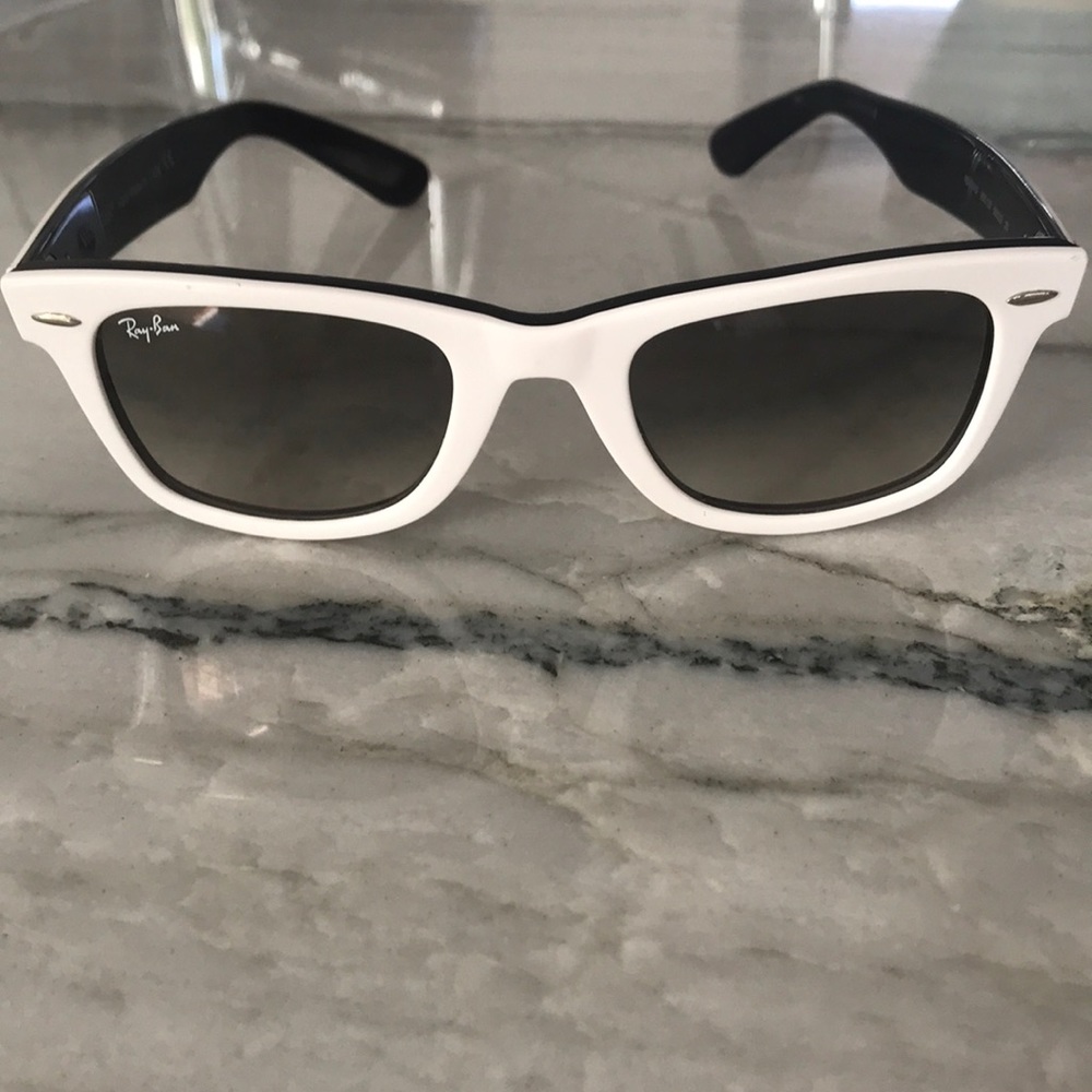 White ray ban wayfarer sunglasses